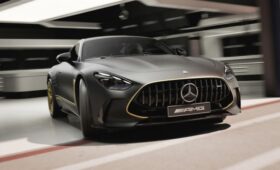 Спецверсия купе Mercedes-AMG GT сделана в честь команды из фильма F1