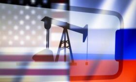 Очередной пакет санкций: Зачем Трампу убивать экономику США