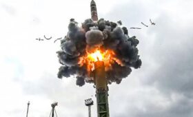 «Орешник» против Taurus: Зеленский подбивает Берлин «развеять миф» о русском оружии