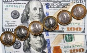 Почему доллар падает к рублю, несмотря на нефть? Перевесили другие факторы