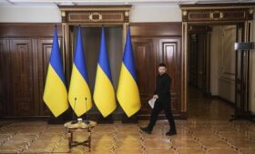 Зеленский, обидевшись на Трампа, улетел в Албанию: Киев сорвал первый день переговоров
