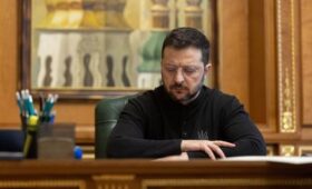 Зеленский в растерянности: Трамп молчит, Москва держит паузу, Польша стала юлить