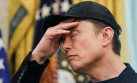 Отец Маска заявил о ПТСР у сына из-за работы в Белом доме