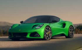 Cпорткар Lotus Emira получил обновки к 2026 модельному году
