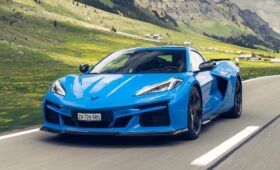 Гибридный Chevrolet Corvette E-Ray добрался до Европы в слегка ослабленном виде