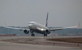 Временные ограничения ввели в 13-м за ночь аэропорту России