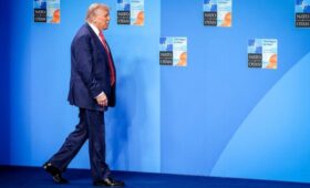 Александр Казаков: Трамп — это как огромный валун, который у вас на дороге. Можно долбить, а можно обойти