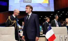 Макрон призвал Европу задуматься о будущем диалоге с Россией