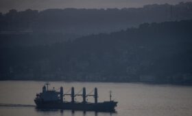 Турция резко повысит стоимость прохода судов через проливы