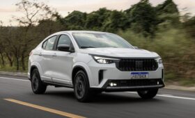 Кросс-купе Fiat Fastback обновилось в стиле Pulse, цены известны