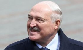 Какими плюшками посланник Трампа планирует переманить Батьку на сторону Запада