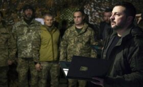 «Оптом — дешевле!»: Всемирная лавочка оружейного барона Зеленского