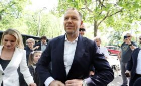 Польский выбор: Бывший вышибала и сутенер присягнул на верность Трампу