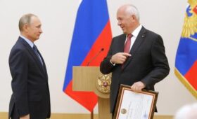 «Самого Чемезова вербовать, конечно, не будут»: Чем может грозить выборочная отмена санкций против топ-чиновников