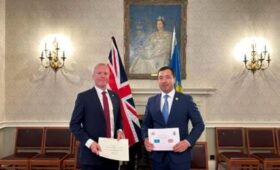 В Казахстане решили, что британская армия круче российской и стали учить английский