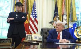 «Время бросить бомбу»: Илон Маск считает, что Трампу пора объявить импичмент