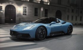 Maserati MCPura: роль нового суперкара исполнил MC20 с поправками во внешности и салоне