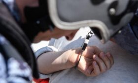В Екатеринбурге задержали журналиста Ura.ru