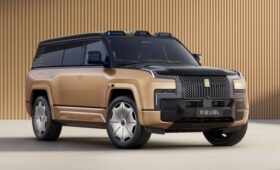 Удлиненный Yangwang U8L предъявил роскошный салон