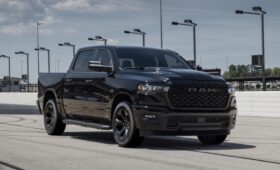 Дождались: дилеры за один день собрали более 10 000 предзаказов на Ram 1500 c Hemi V8