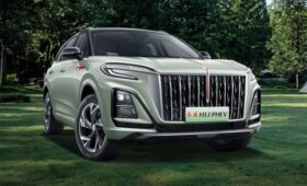 Гибридный кроссовер Hongqi HS3 стал быстрее и эффективнее