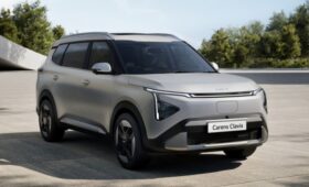 «Престижный» кроссвэн Kia Carens Clavis с другой «начинкой»: продажи начались
