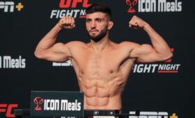 Сехудо призвал UFC дать Царукяну титульный шанс