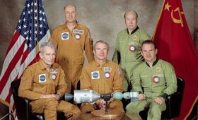 Рукопожатию над Эльбой – 50 лет: космонавты и ученые рассказали о неизвестных деталях полета «Союз-Аполлон»