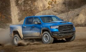 Ram 1500 TRX может скоро вернуться с посвежевшей внешностью и мотором V8 Hemi