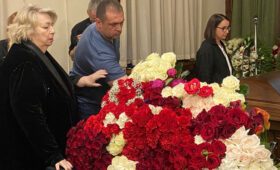 Александр Митта ушел под аплодисменты
