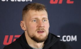 Волков может провести поединок с Алмейдой осенью