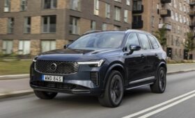 Шведы не готовы отказаться от ДВС: у флагманского кроссовера Volvo XC90 будет новое поколение