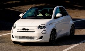 Новый Fiat 500 примерил ДВС вместо электромотора
