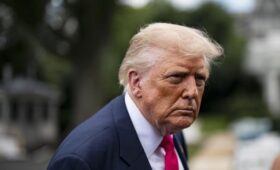 «Мистер Неожиданность»: Никогда не знаешь, что сморозит Трамп в следующий раз — почему так?